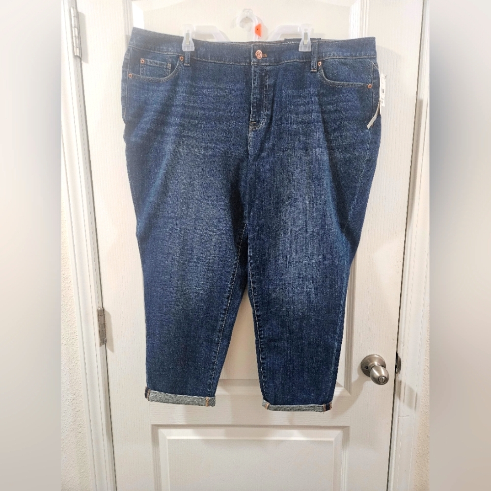 Girlfriend Relaxed-Leg Ankle-Length Blue Denim Jeans